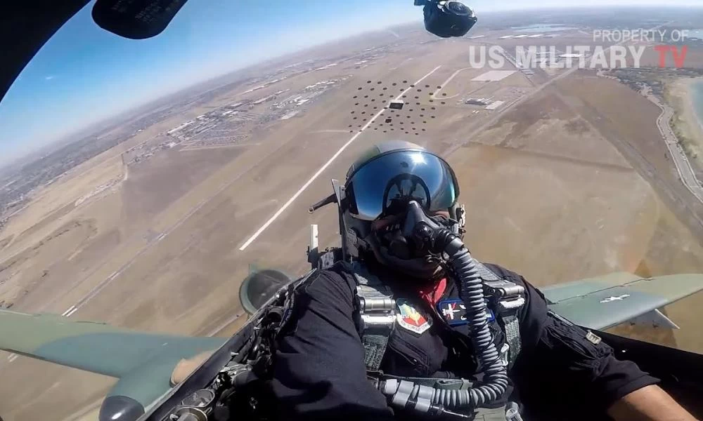 Μέσα από το cockpit! Στον αέρα με ένα A-10 Thunderbolt II (Βίντεο)